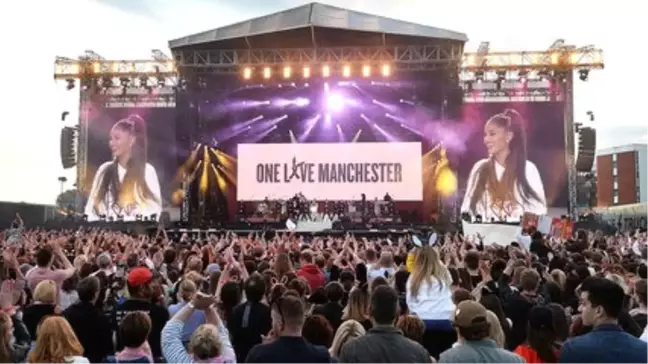 Yıldızlar Manchester'da Sahneye Çıktı