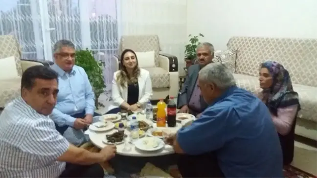 Vali Pekmez Şehit Ailesinin İftar Sofrasına Misafir Oldu