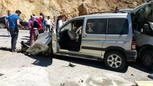 Trabzon'da Trafik Kazası: 1 Ölü, 2 Yaralı