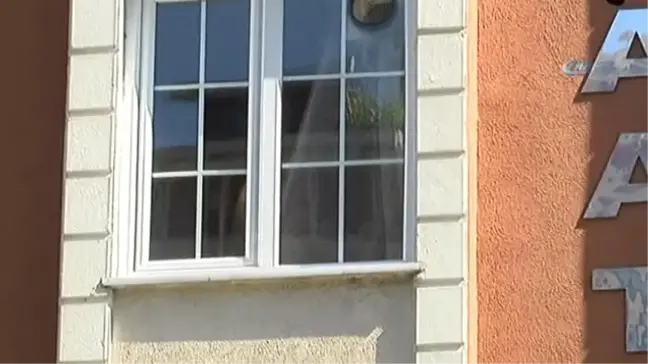 Annesinin Başını Taşla Ezerek Öldürdü