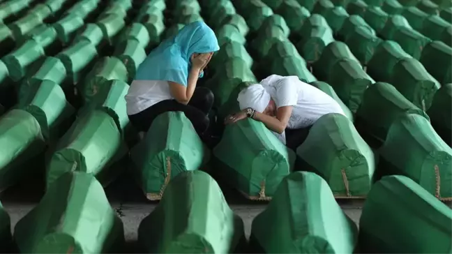 Srebrenitsa Kurbanları İçin Lahey'de 'Soykırım Anıtı' Önerisi