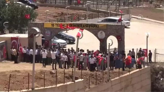 Helkıs Dağı'nın Eteğinde