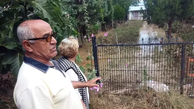 Silivri'de Evleri Sular Altında Kalan Yaşlı Çift Gözyaşları İçerisinde Evlerini Seyretti