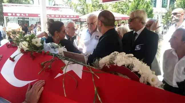 Şoför Nebahat'e Son Yolcuğuna Uğurlanıyor