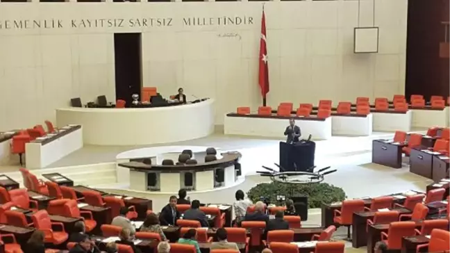 CHP'li Milletvekillerinin İç Tüzükle İlgili TBMM'deki Eylemi Devam Ediyor