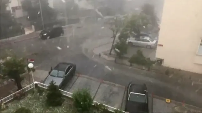 İstanbul'da Fırtına ve Dolu Hayatı Felç Etti