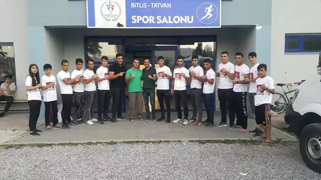 Tatvanlı 3 Genç Kick Boksçu Türkiye Üçüncüsü Oldu