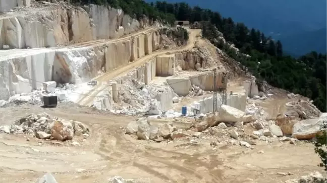 Öldürülen Büyüknohutçu Çiftinin Mücadele Ettiği Mermer Ocağı Kapatıldı