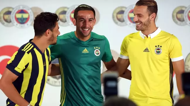 Fenerbahçe, Yeni Transferlerini Tanıttı