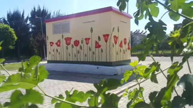 Efeler'de Parklar Yenilenmeye Devam Ediyor