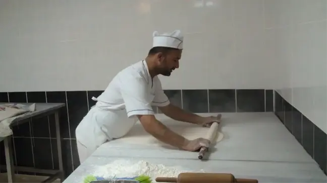 Kızıltepe'de Tatlıcılar Bayrama Sayılı Günler Kala Yoğun Mesaide
