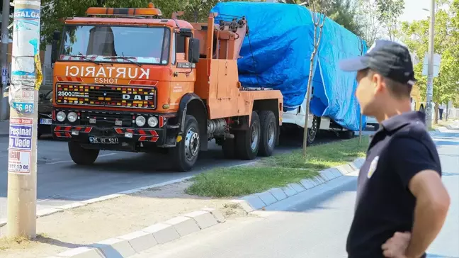 Güncelleme - İzmir'de Cezaevi Servisinin Geçişi Sırasında Patlama