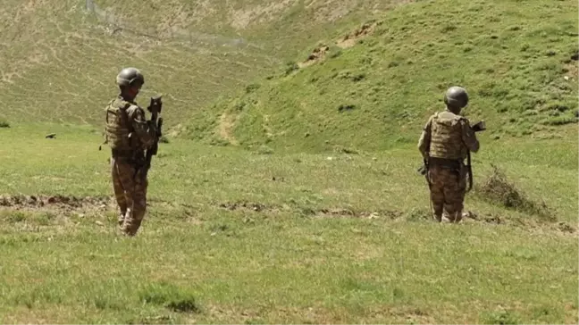 Hakkari'de 4 PKK'lı Terörist Etkisiz Hale Getirildi