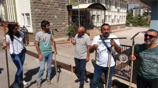 Tunceli'de Hdp Milletvekili ve Çevrecilerden Protesto Eylemi