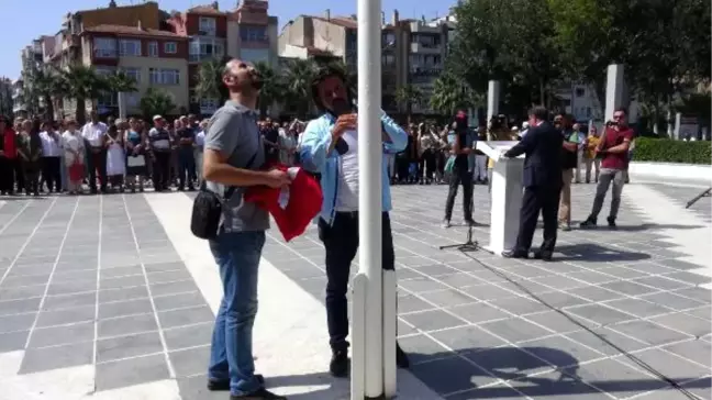 CHP'nin 94'ncü Kuruluş Yıldönümünde Türk Bayrağı Unutuldu
