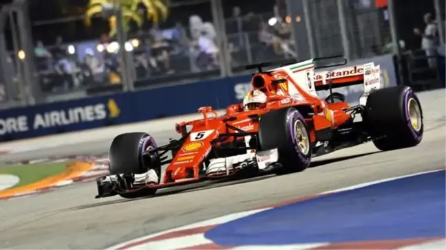 Singapur'da İlk Cep Vettel'in