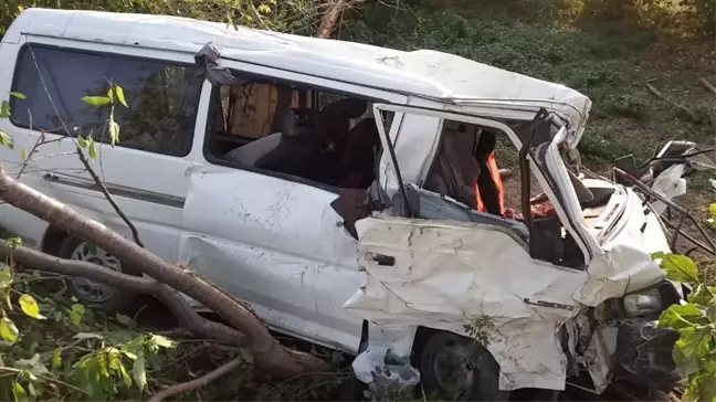Kastamonu'da Araç Şarampole Devrildi: 1 Ölü, 1 Yaralı