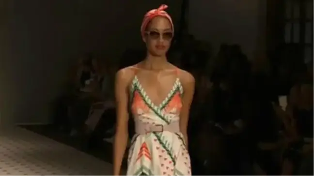 Londra Moda Haftası'nda Moralıoğlu Rüzgarı