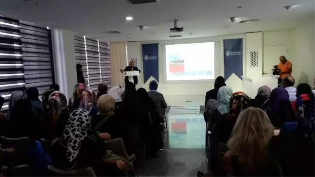 Ümraniye'de Meslek Edindirme Kursları Öğrencileri Sertifikalarını Aldı
