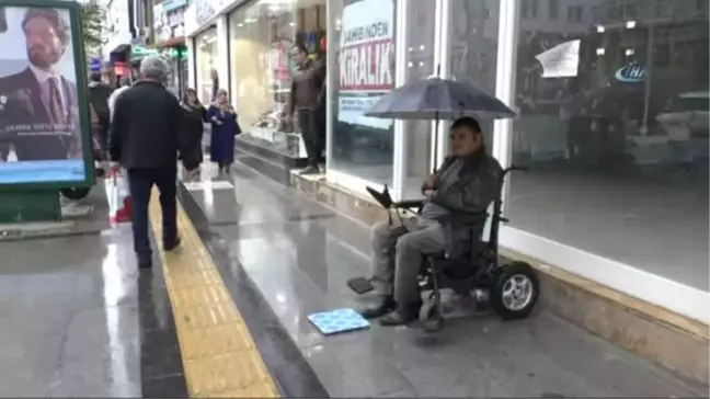 Engelli Vatandaş Tartıcılık Yaparak Ailesine Destek Olmaya Çalışıyor
