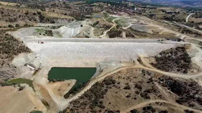 Demirci'de Bin 490 Dekar Zirai Arazi Suya Kavuşuyor