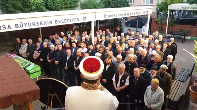 Çarşaf ve Perdeyi Bağlayarak Evden Kaçmak İsterken Düşen Genç Kıza Son Görev