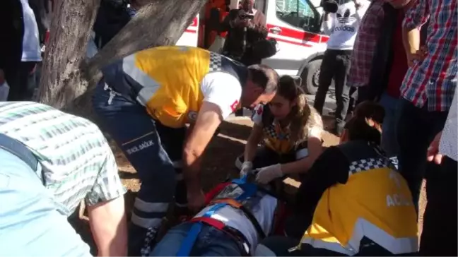 Kilis'te Motosiklet Yayalara Çarptı: 4 Yaralı