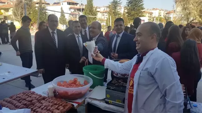 Kula'da Okul Yararına Kermes Düzenlendi
