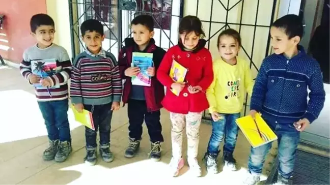 Şemdinli'de 500 Öğrenciye Giyim ve Kırtasiye Yardımı