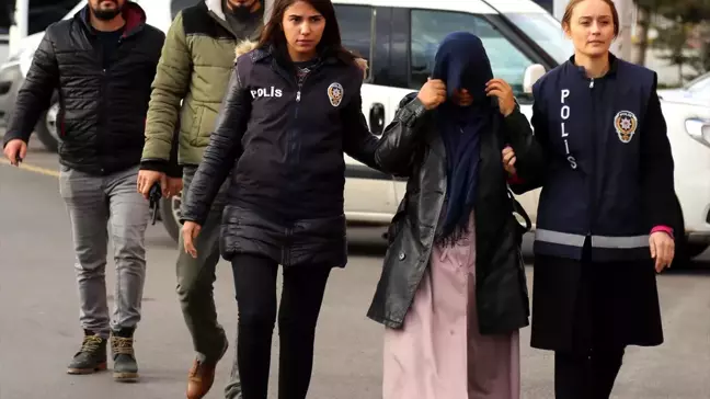 Polis Terk Edilen Bebeğin Annesini Göbek Bağından Buldu