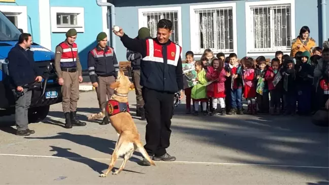 Jandarma Salihli'de Öğrencilerle Buluştu