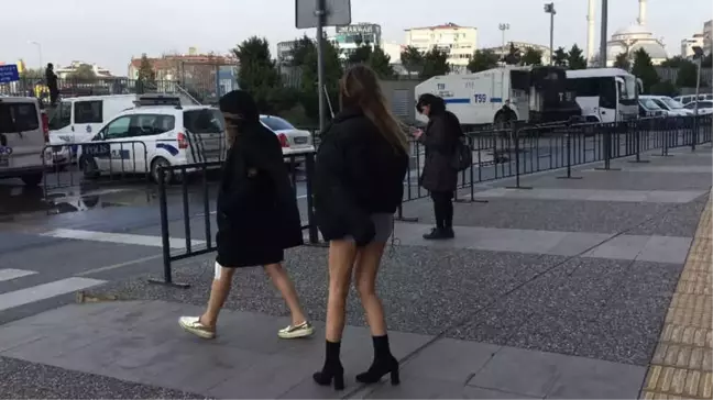 Oyuncu Feyza Civelek'e Polise Mukavemet Gözaltısı