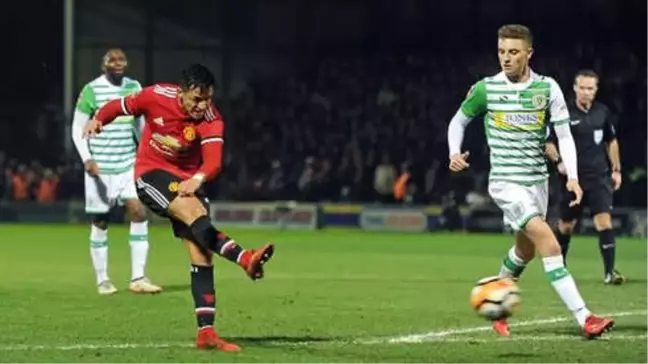 Alexis'in İlk Maçında Manchester United'dan Farklı Tarife