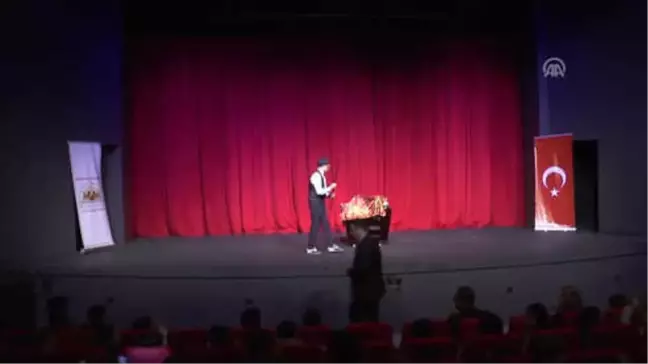 İpekyolu Belediyesi Çocukları Eğlendiriyor