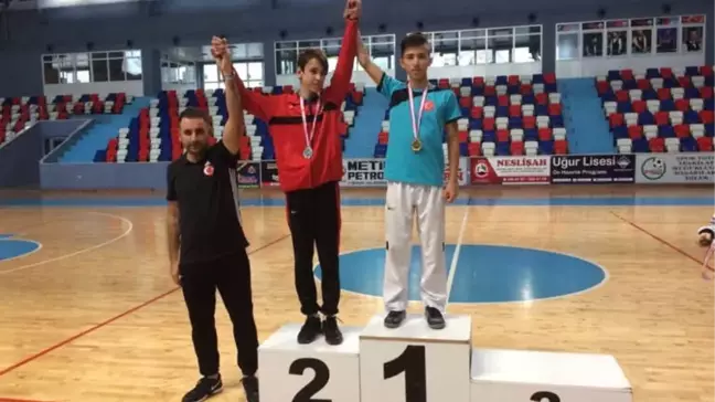 Ereğlili Gençler Tekvando Müsabakalarında Madalyaları Topladı