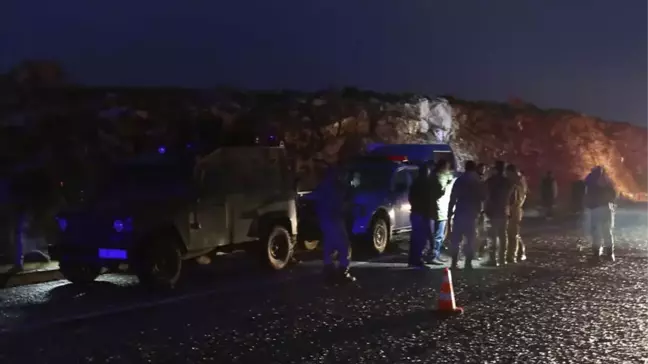 Batman'da Çaya Devrilen Kamyonete Ulaşıldı
