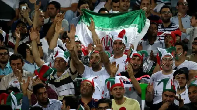 İran'da Futbol Maçına Gitmek İsteyen 35 Kadın 'Engellendi'