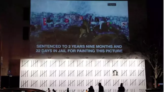 Banksy New York'ta Zehra Doğan'ın Tutukluluğunu Protesto İçin Duvar Resmi Yaptı
