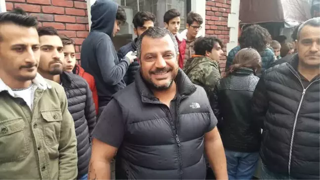 Doğum Gününü 'Dünya Midye Günü' İlan Eden Midyeci, 8,5 Ton Midye Dağıttı