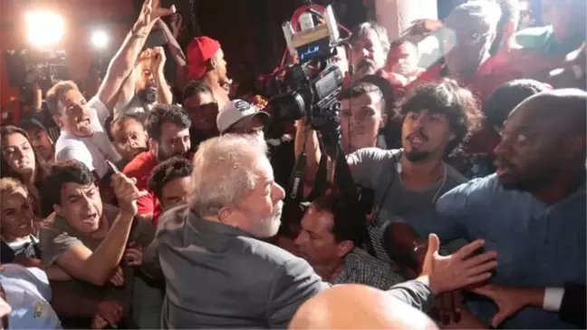 Eski Brezilya Devlet Başkanı Lula Polise Teslim Oldu