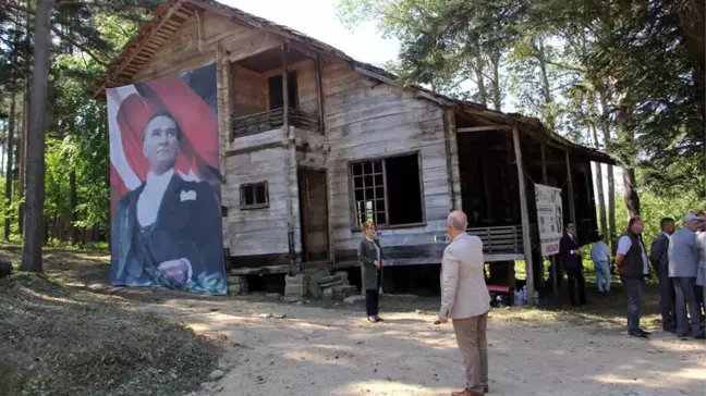 Şair Ahmet Muhip Dıranas Ölüm Yıl Dönümünde Anıldı