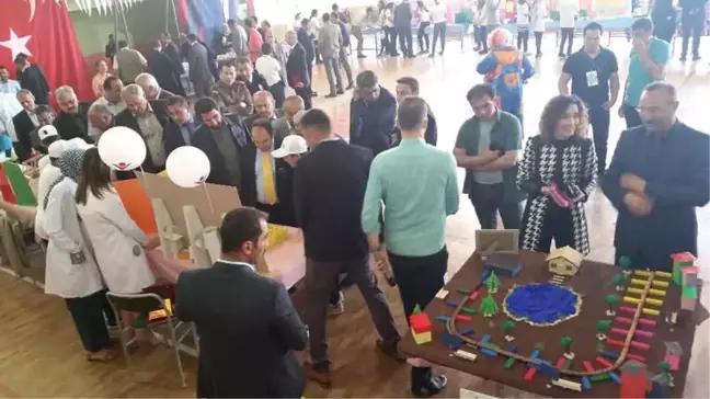Kulu'da Öğrenciler Tübitak Fuarında Projelerini Sergiledi