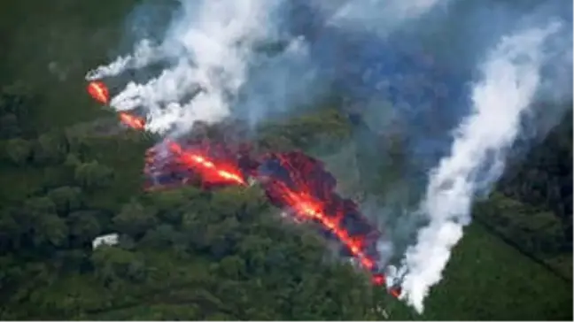 Hawaii'de Patlayan Kilauea Yanardağı Şiddetini Koruyor
