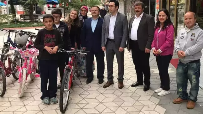Kaymakam Korkmaz'dan Engelli Öğrencilere Bisiklet Hediyesi