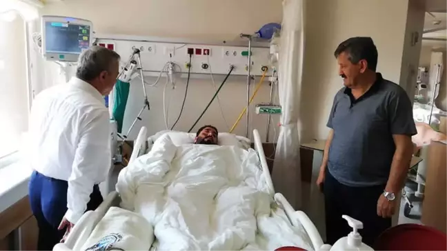 Göçükten 6.5 Saat Sonra Kurtarılan Madenci,