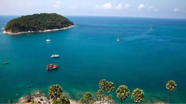 Tatil Cennetinde Facia! Phuket Adası'nda 2 Turist Teknesi Battı: Onlarca Kişi Kayıp