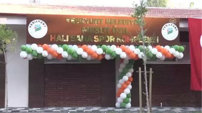 Öznur Çalık: