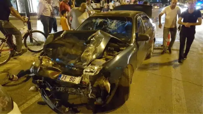 Kırıkkale'de İki Otomobil Kafa Kafaya Çarpıştı: 4 Yaralı
