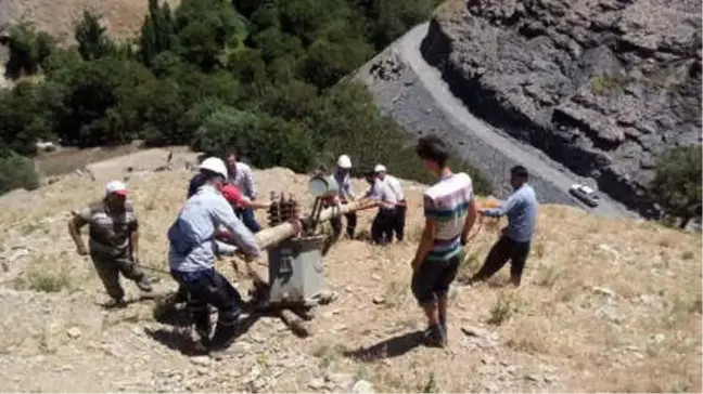 515 Kiloluk Trafoyu Kalasa Bağlayarak Tepeye Taşıdılar