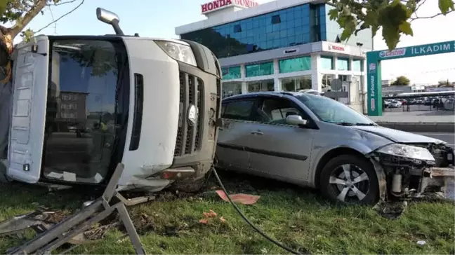 Samsun'da Otomobil ile Kamyonet Çarpıştı